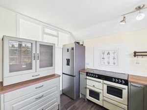 Breakfast Kitchen- click for photo gallery